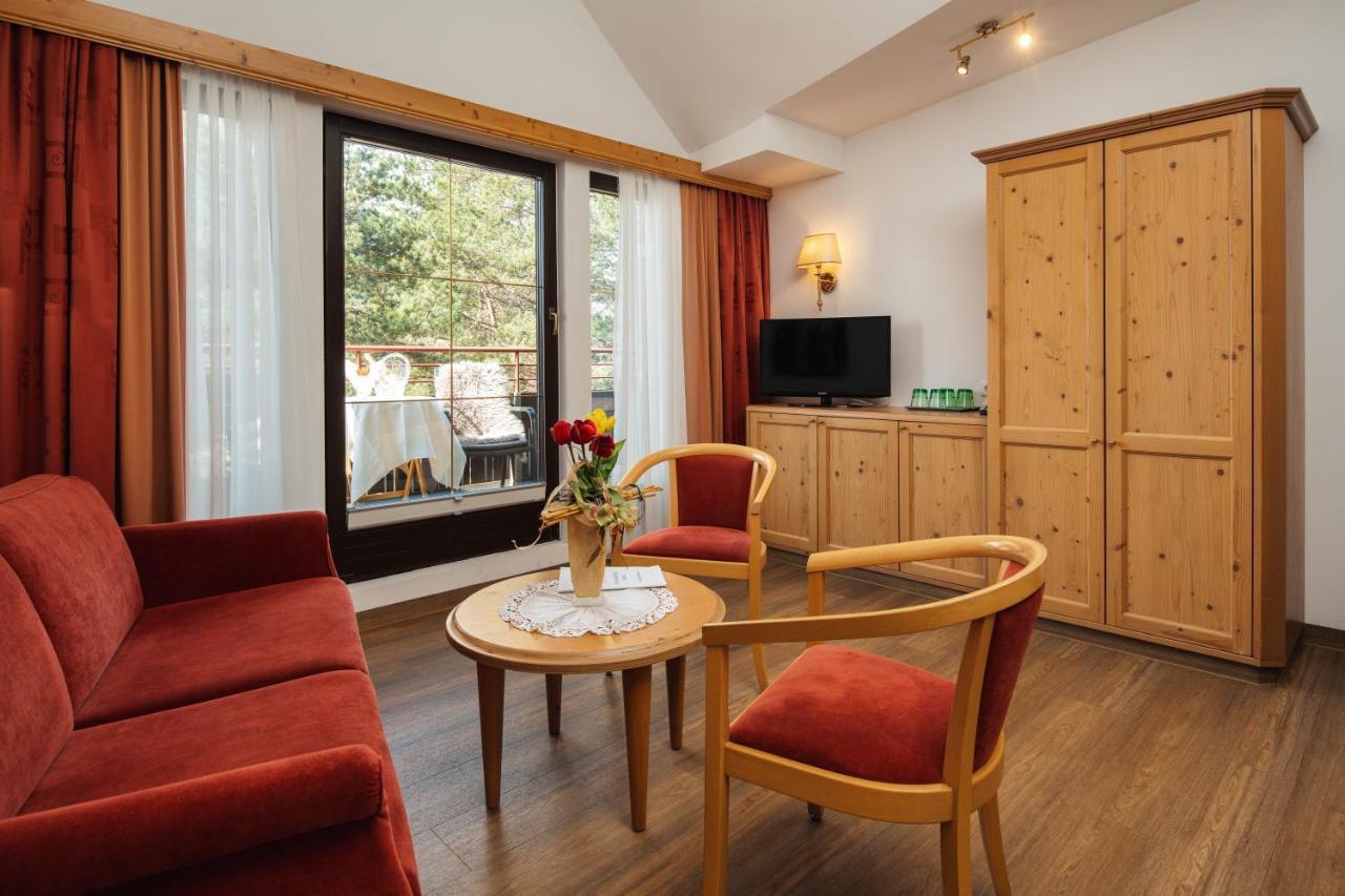 Hotel Garni Alpenruh-Micheluzzi แซร์เฟาส์ ภายนอก รูปภาพ
