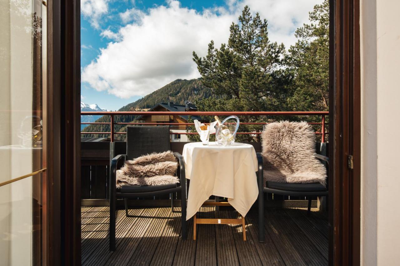 Hotel Garni Alpenruh-Micheluzzi แซร์เฟาส์ ภายนอก รูปภาพ
