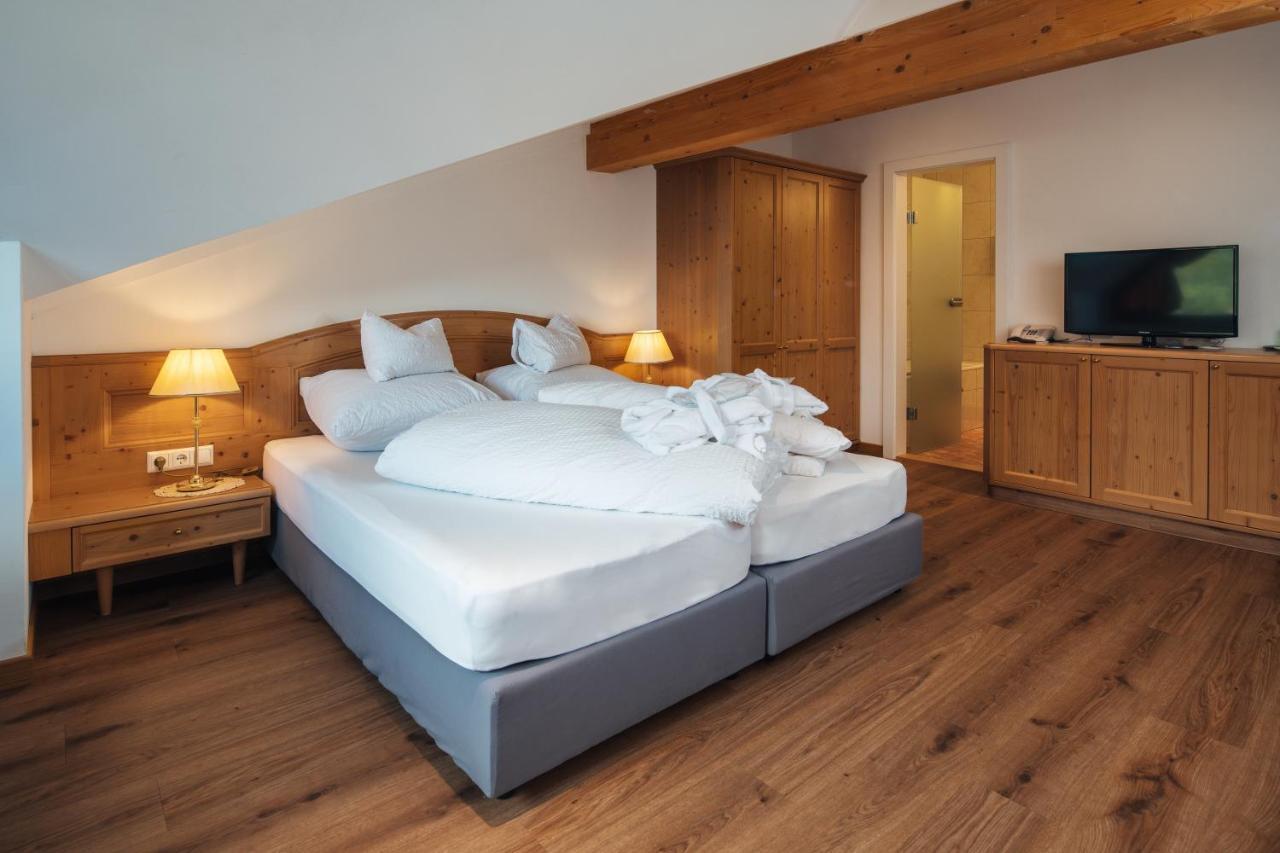 Hotel Garni Alpenruh-Micheluzzi แซร์เฟาส์ ภายนอก รูปภาพ