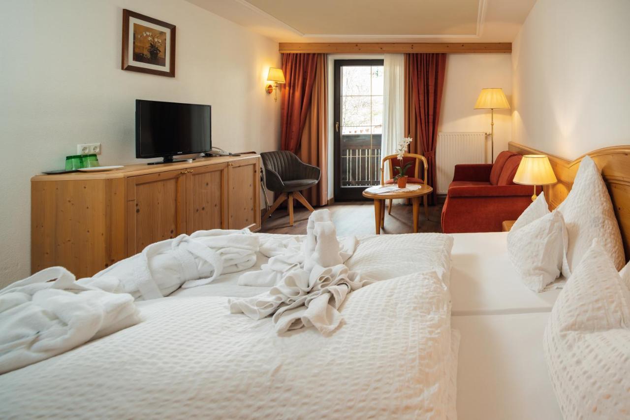 Hotel Garni Alpenruh-Micheluzzi แซร์เฟาส์ ภายนอก รูปภาพ