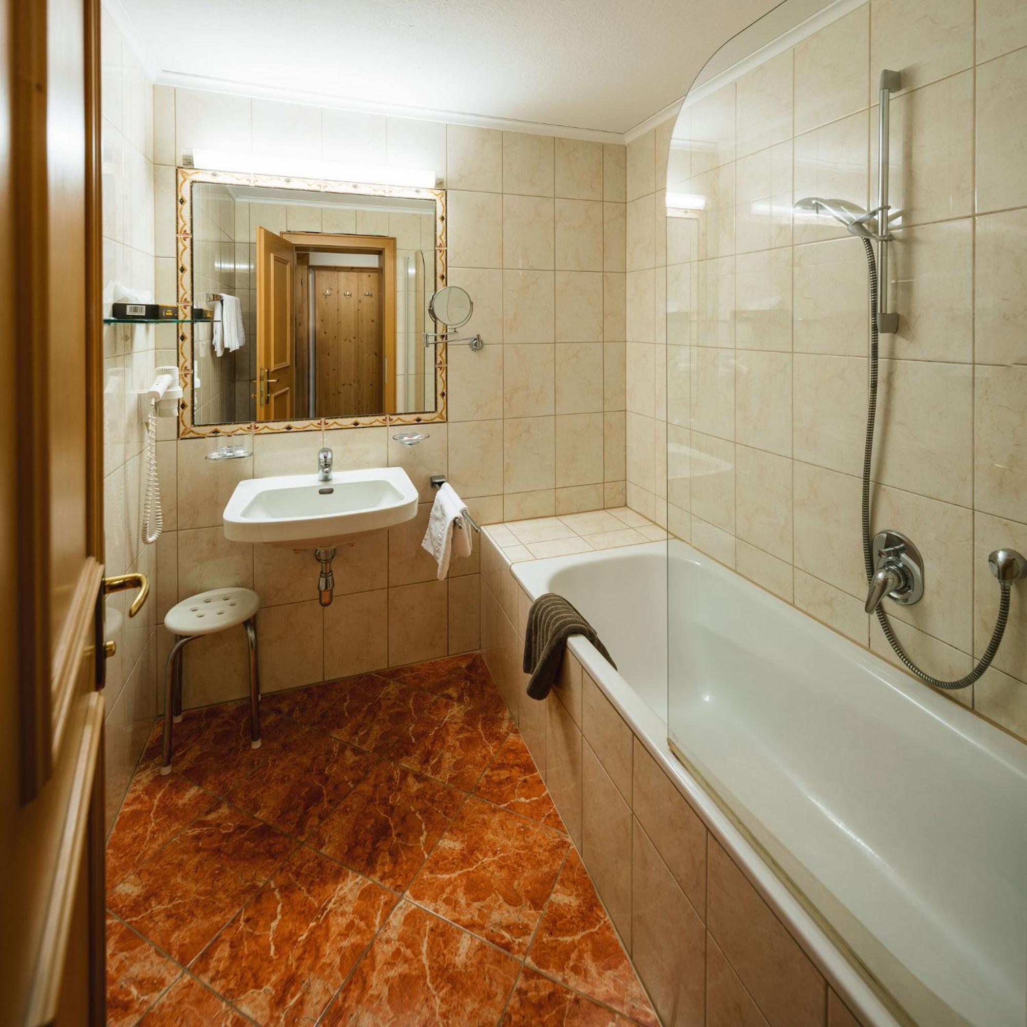Hotel Garni Alpenruh-Micheluzzi แซร์เฟาส์ ภายนอก รูปภาพ