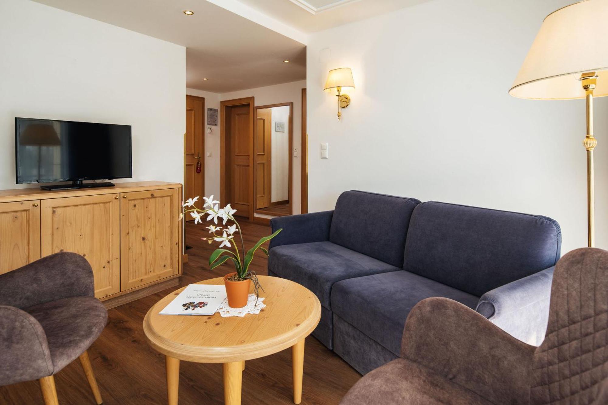 Hotel Garni Alpenruh-Micheluzzi แซร์เฟาส์ ภายนอก รูปภาพ