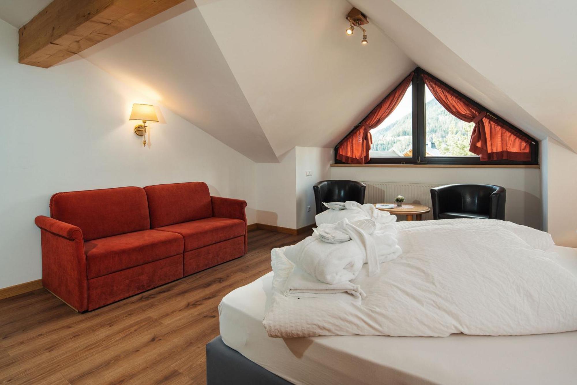Hotel Garni Alpenruh-Micheluzzi แซร์เฟาส์ ภายนอก รูปภาพ
