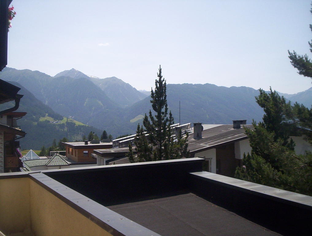 Hotel Garni Alpenruh-Micheluzzi แซร์เฟาส์ ภายนอก รูปภาพ