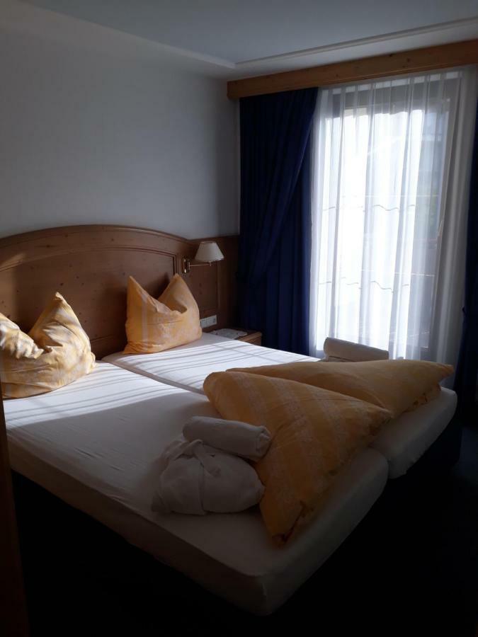 Hotel Garni Alpenruh-Micheluzzi แซร์เฟาส์ ภายนอก รูปภาพ